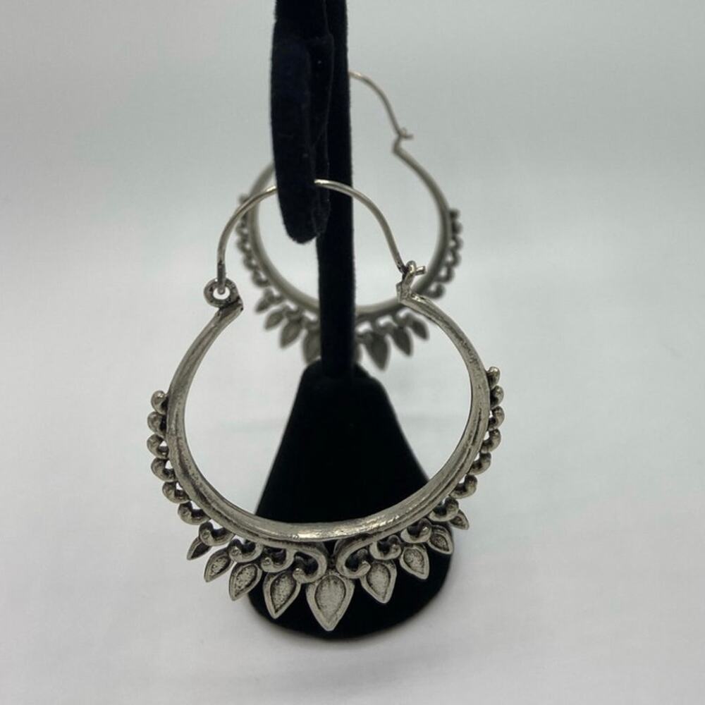 Beautiful silver tone boho earrings